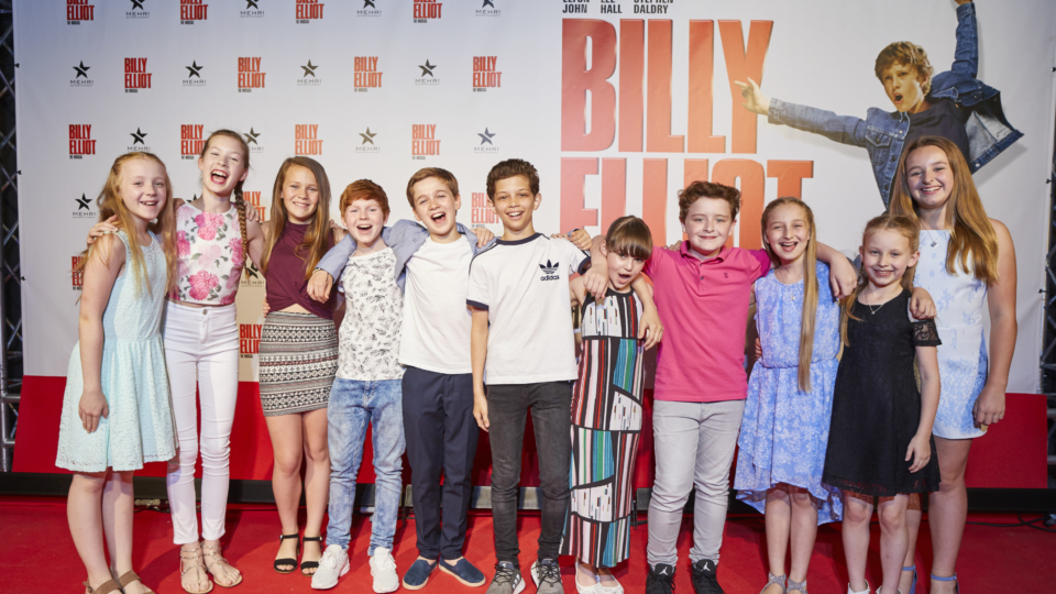BILLY ELLIOT – The Musical feiert eine berauschende Deutschlandpremiere