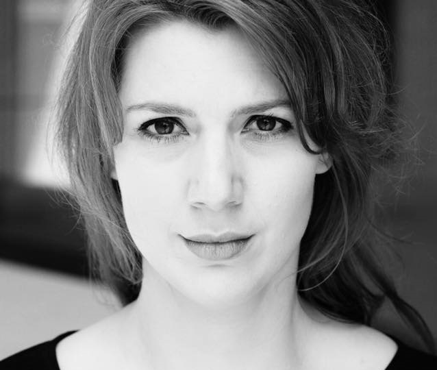 PODCAST: Wie englische Musical-Darsteller Deutsch lernen – Sprechtrainerin Sarah Giese im Unboxing-Interview